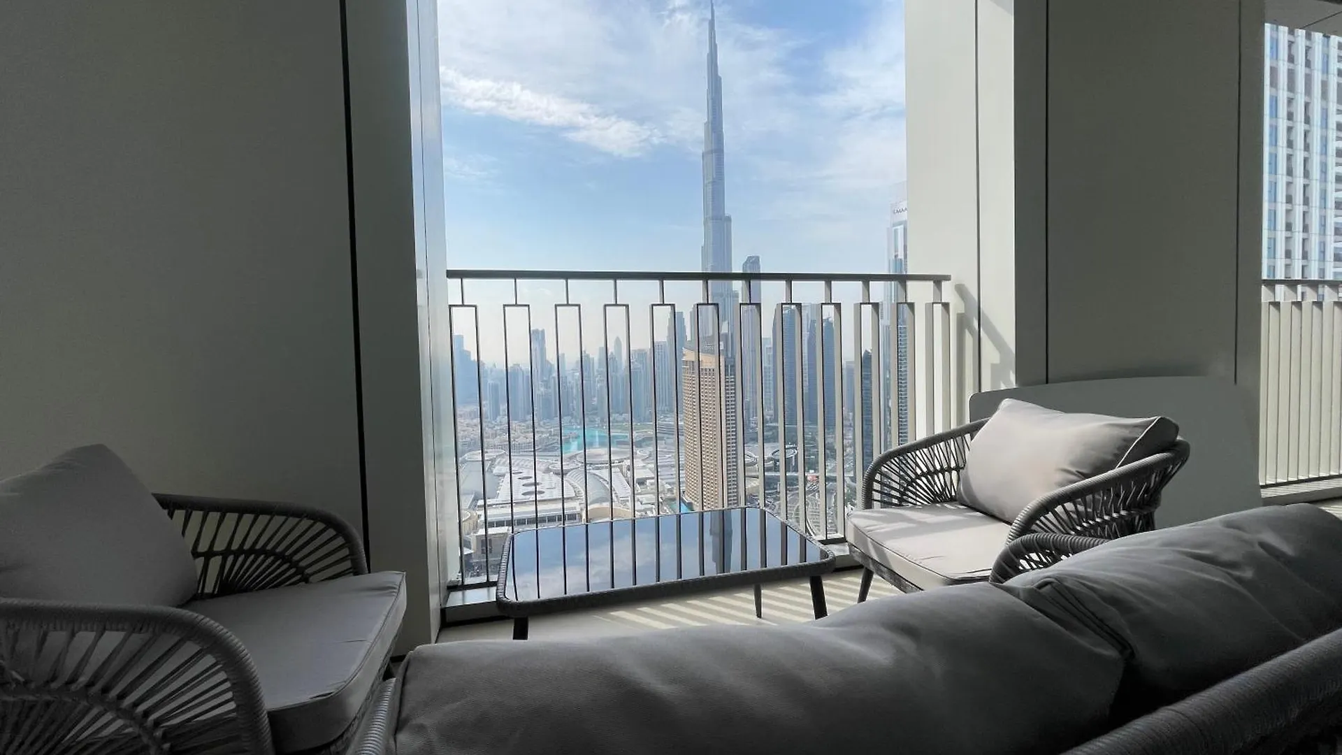 Burj Khalifa View Lux 3 Bedroom By Tanami Holiday Homes Dubaj