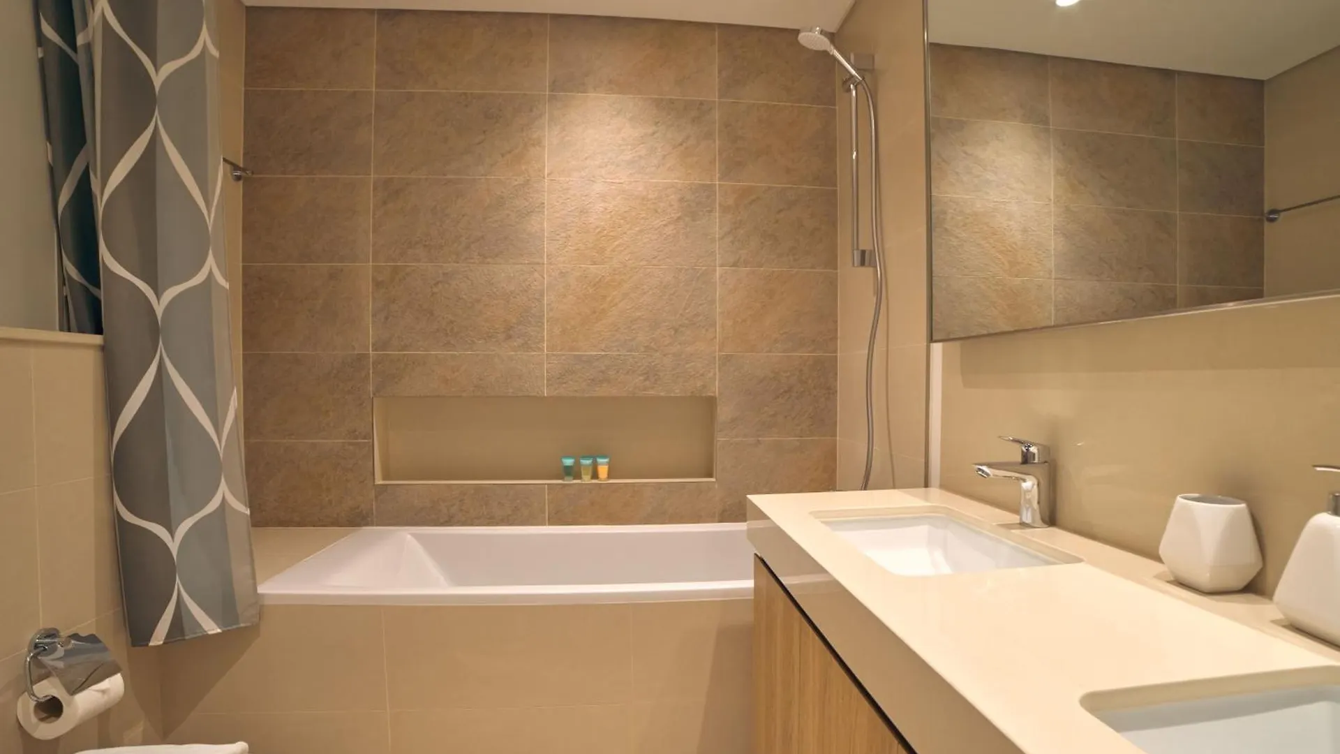アパート Burj Khalifa View Lux 3 Bedroom By Tanami Holiday Homes ドバイ