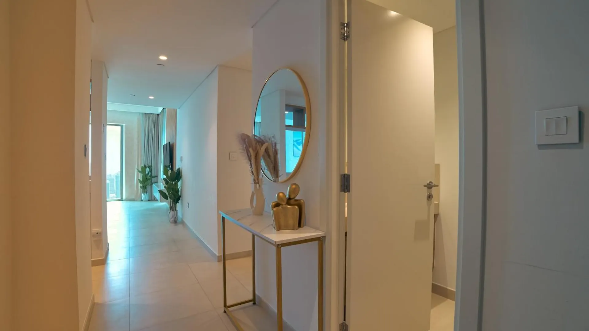 Burj Khalifa View Lux 3 Bedroom By Tanami Holiday Homes ドバイ アパート